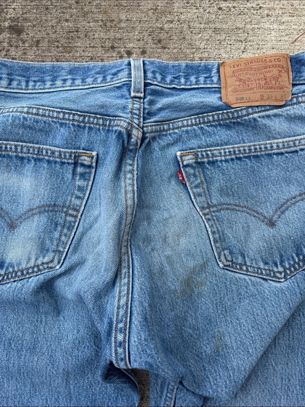 Vintage Men’s Levi's 501 Blue‎ Denim Jeans Button Fly Made in USA W35 L34